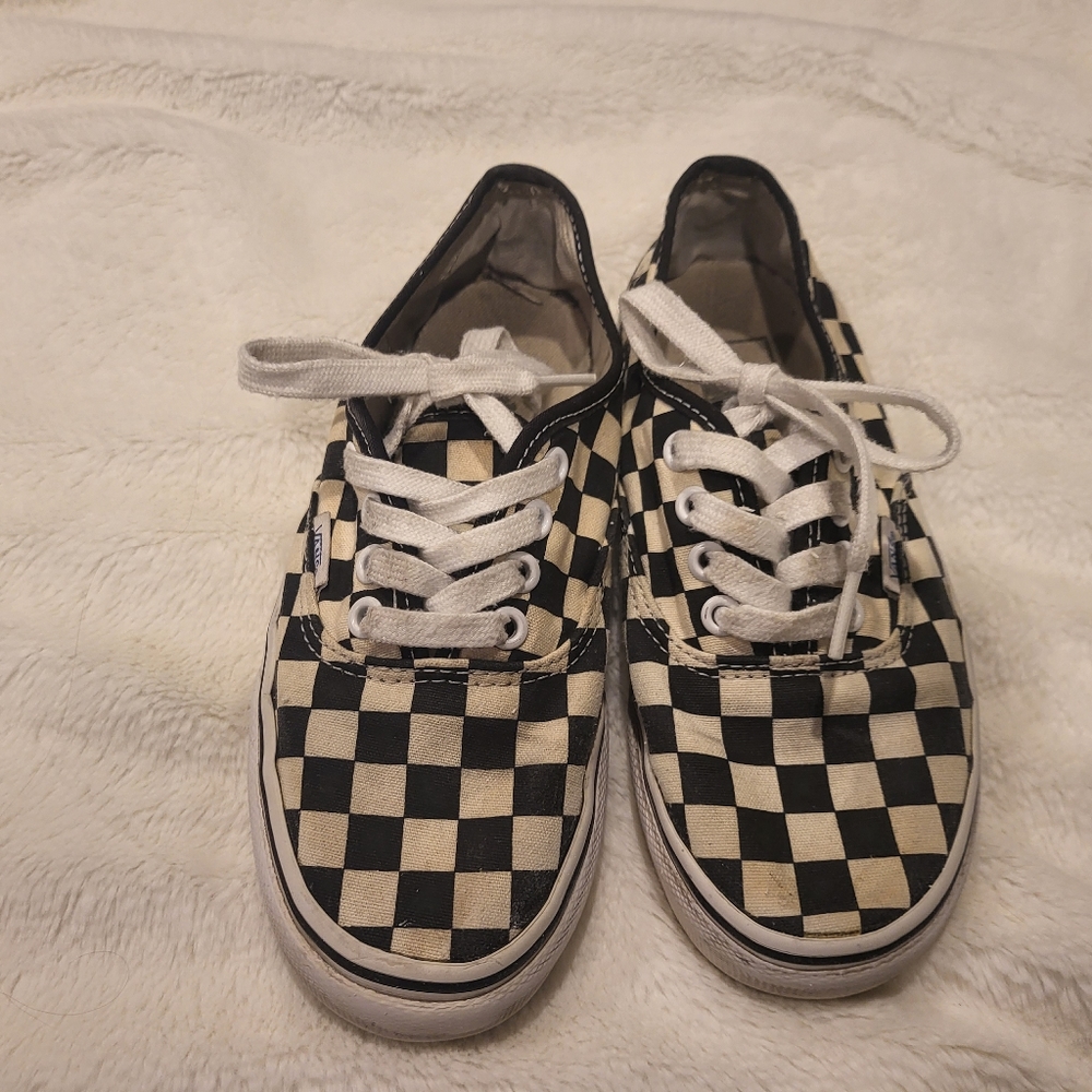 Vans White/Black Checkered Lace Up Doheny Sneakers